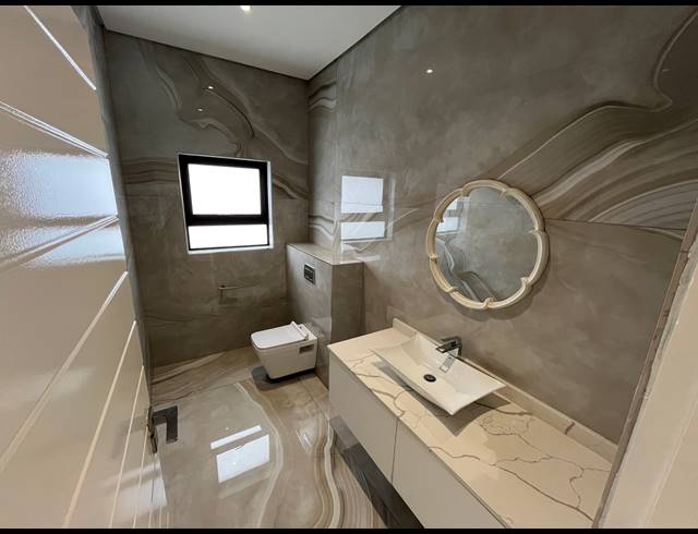 5 BEDROOM HOUSE FOR SALE IN IZINGA RIDGE